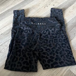 Balance athletica leopard legging